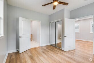 Building Photo - 1228 E Park Ave