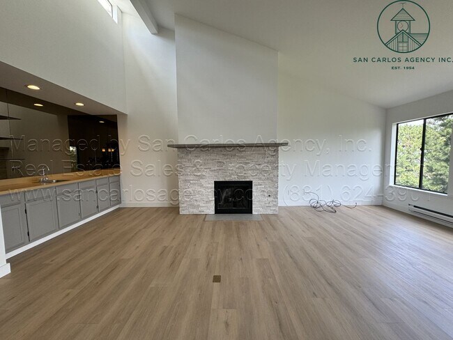 Building Photo - Immaculately Updated Three Bedroom Shepher...