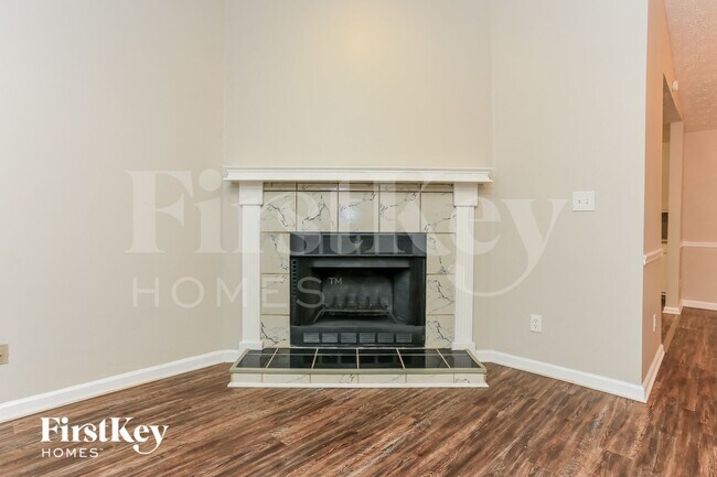 Foto del edificio - 1999 Bullock Trail