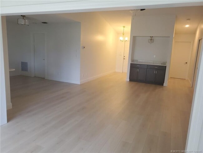 Building Photo - 3159 SW Sunset Trace Cir