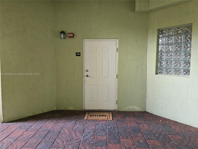 Foto del edificio - 230 NW 109th Ave