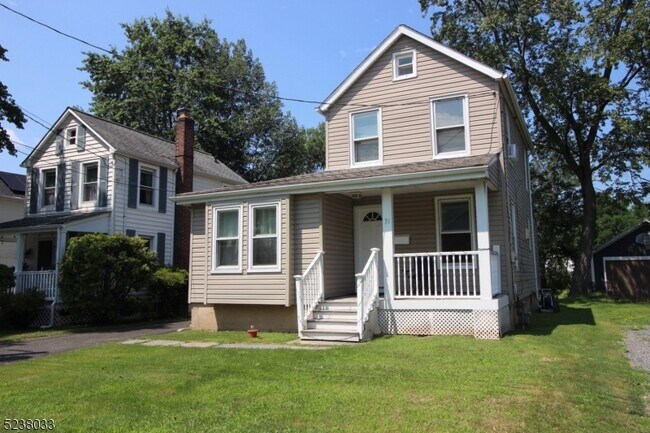 Building Photo - 31 Stewart Pl