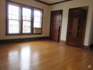 Building Photo - 702 10th Ave