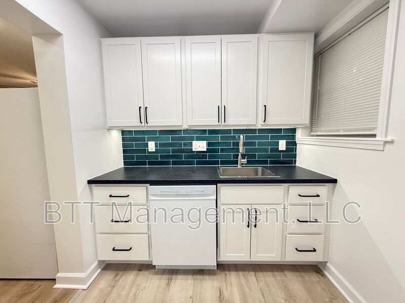 Foto principal - 8716 Plymouth St