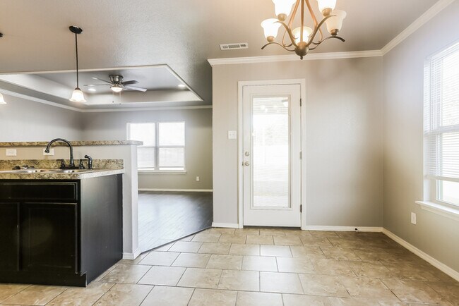 Building Photo - 1320 Canna Ct