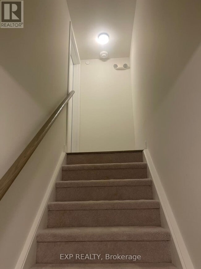 Building Photo - 3538 Colonial Dr