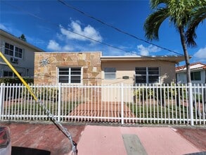 Building Photo - 7710 Carlyle Ave