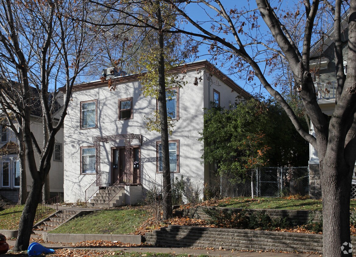 Building Photo - 239 Irving Ave N