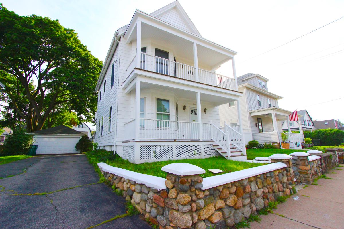 Outside Front - 582 Eastern Ave