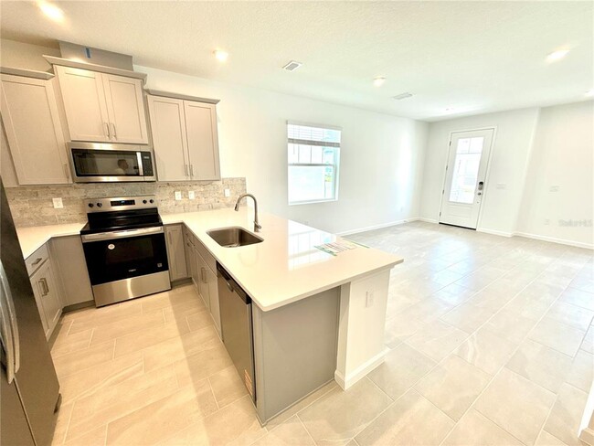 Foto del edificio - 1295 Tarflower Dr