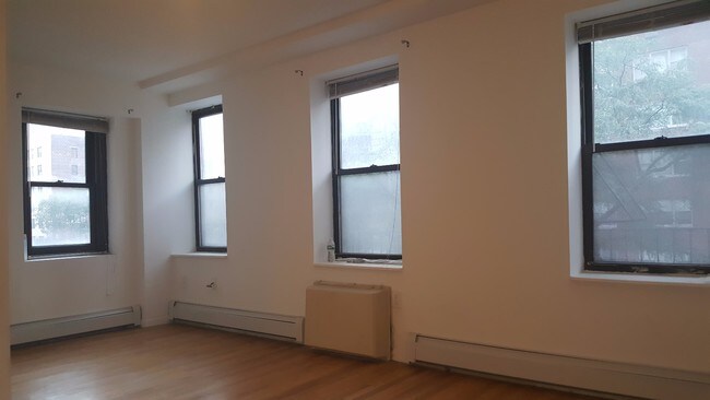 Building Photo - 237 3rd Ave