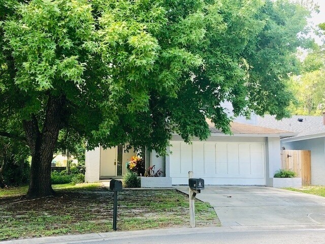 Foto del edificio - MOVE IN MARCH! 2 Story-Spacious 3 beds 2.5 bath townhouse with attached 2 car garage!!