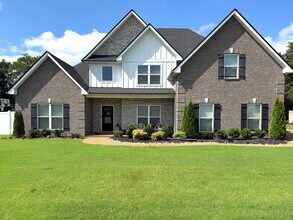 Building Photo - 1206 Piper Glen Rd