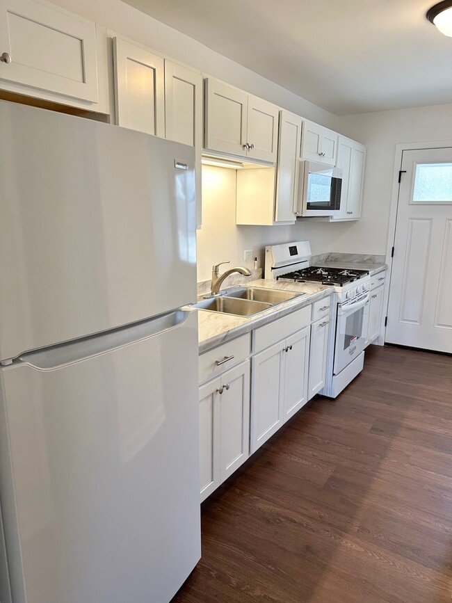 Building Photo - 222 S Tryon St