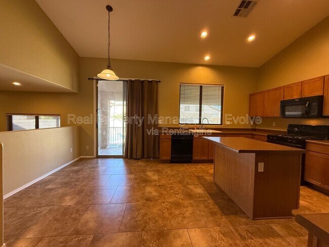 Foto del edificio - 8014 W Pima St
