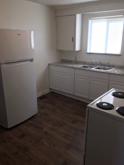 Building Photo - 4643 Anderson Pl