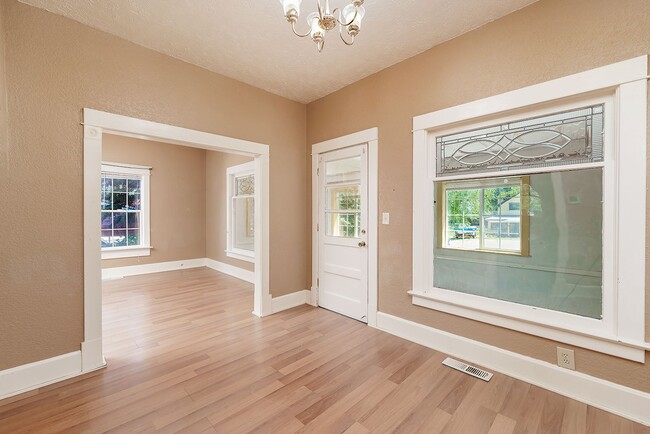 Building Photo - Updated 3 bed, 2 bath home in Fromberg, MT