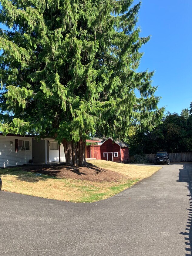 Foto principal - 8815 Highland Ave SW