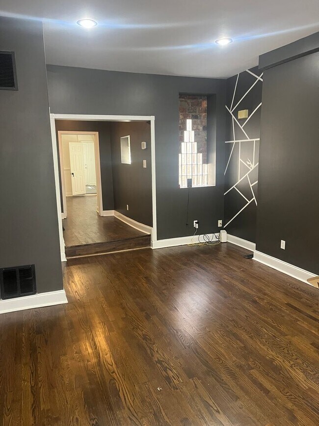 Foto del edificio - Newly Renovated 1 Bedroom, 1 Bath Apartmen...