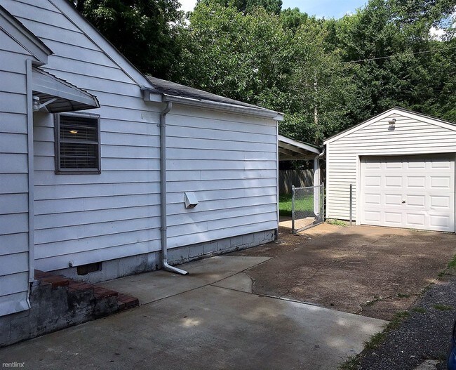 Foto del edificio - 3 br, 2 bath House - 894 Chatwood St