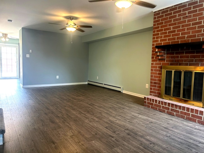 Building Photo - 703 Walnut Ridge Dr