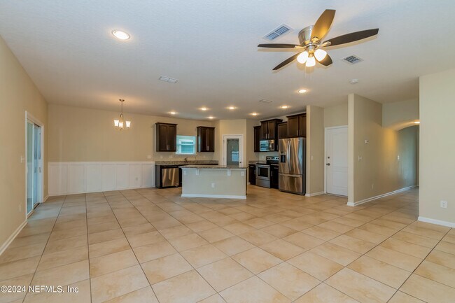 Building Photo - 615 Drysdale Dr