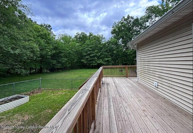 Foto del edificio - 124 Blue Mountain Rd