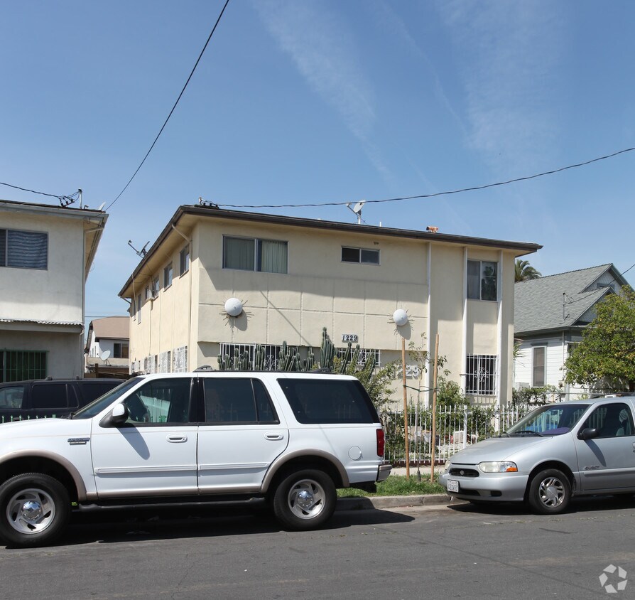 Foto del edificio - 1229 Dewey Ave