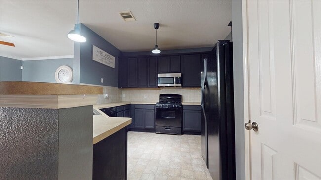 Building Photo - 8030 Singing Sonnet Ln