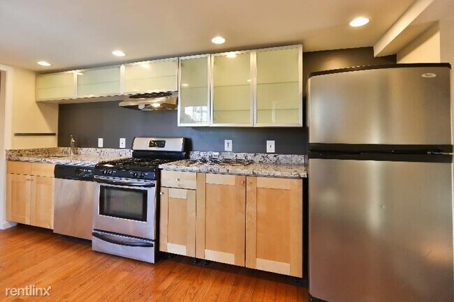 Building Photo - 1 br, 1 bath Condo - 82 Bremen St 1 Unit 1