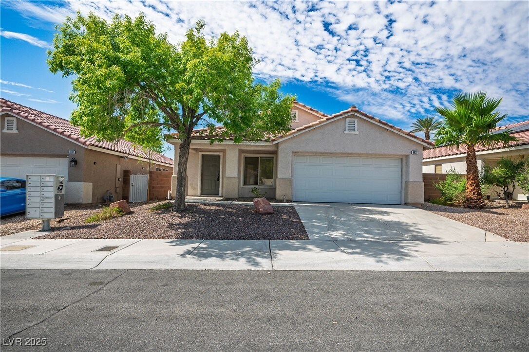 Foto principal - 8037 Radigan Ave