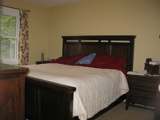 Building Photo - 105 Bayview Pky