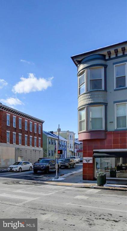 Foto del edificio - 5 W Queen St