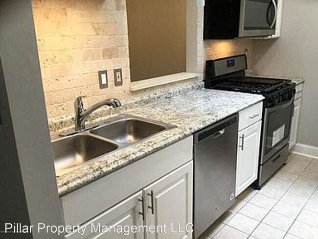 Building Photo - 2 br, 1 bath House - 270 Crawford Street
