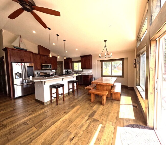 Foto del edificio - Donner Lake Home for Rent