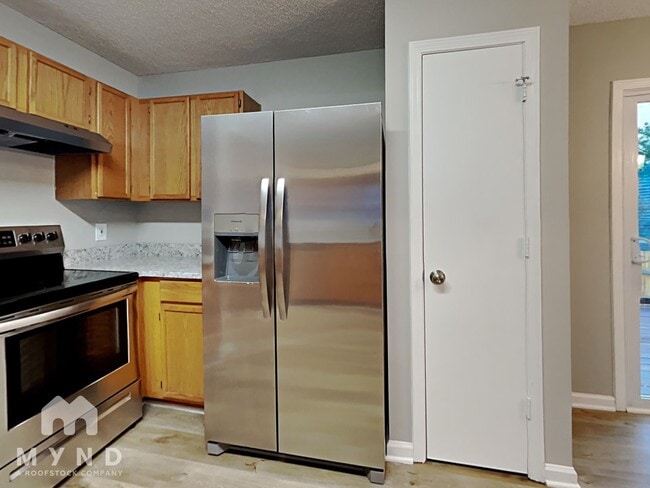 Foto del edificio - 11527 Stewarts Crossing Dr