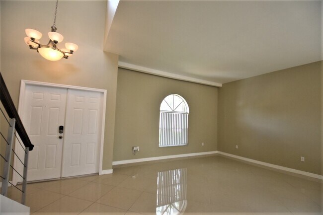 Building Photo - 7697 Highlands Cir