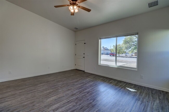 Building Photo - 8346 Florentine Rd