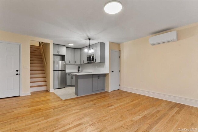 Foto del edificio - 116 Corlies Ave