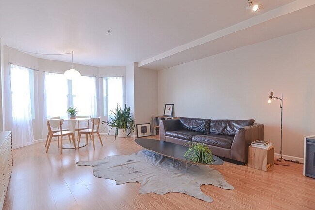 Lots of natural light during the day from the bay windows. - 1 Cityview Ln