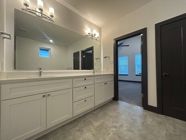 Foto del edificio - 4441 Whitney Oak Ln