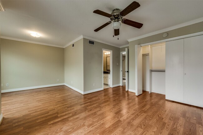 Building Photo - 1300 Augusta Dr