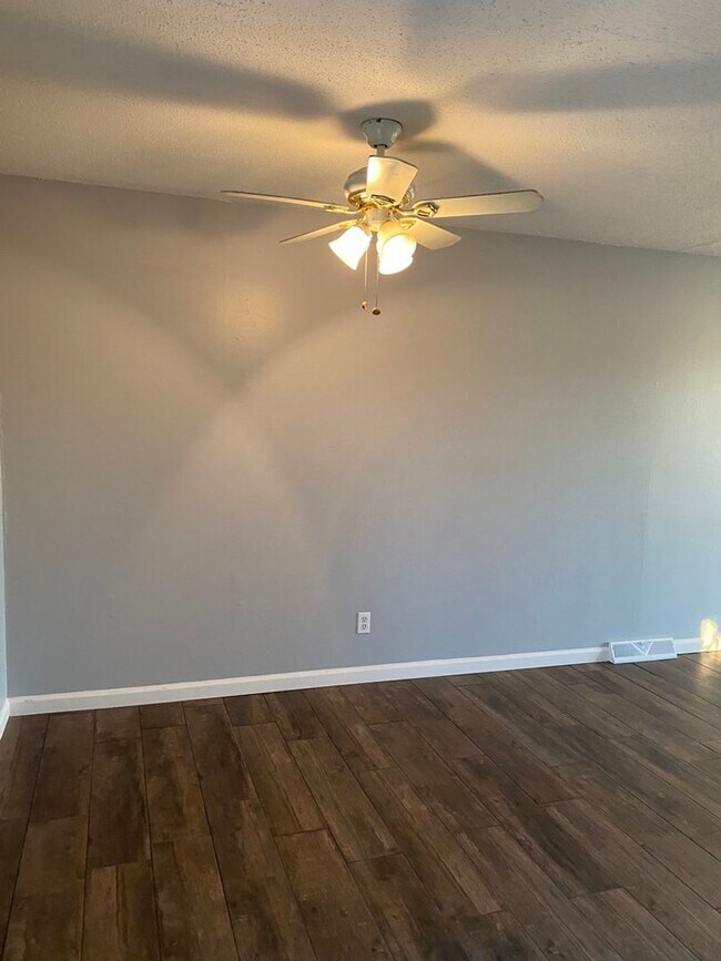 Foto del edificio - 505 W Mauller Rd