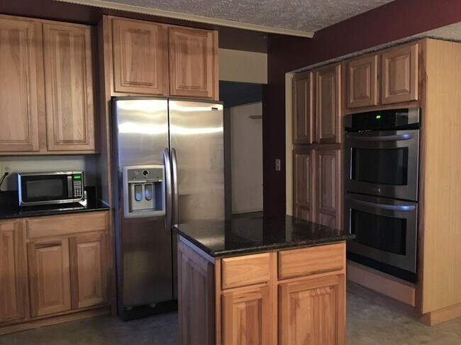 Foto del edificio - Gorgeous 4 BR/2.5 BA Single Family Home in...