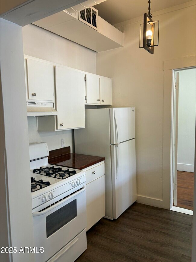 Foto del edificio - 845 N 2nd Ave
