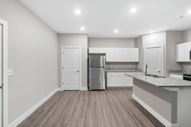 Foto del edificio - 5120 N Cypress St