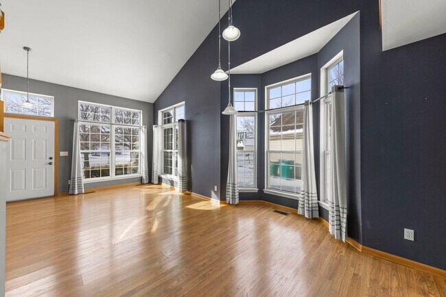 Foto del edificio - 14215 S Longview Ln