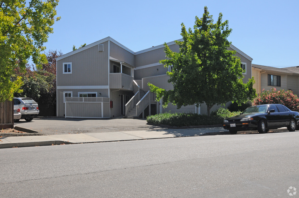 Building Photo - 1168 Gardenside Lane