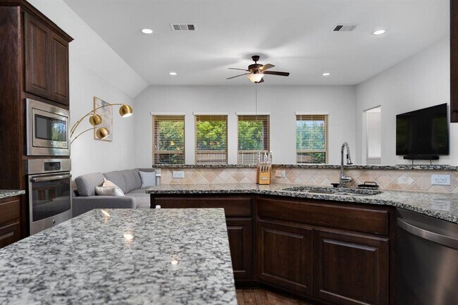 Building Photo - 2301 Yaupon Range Dr
