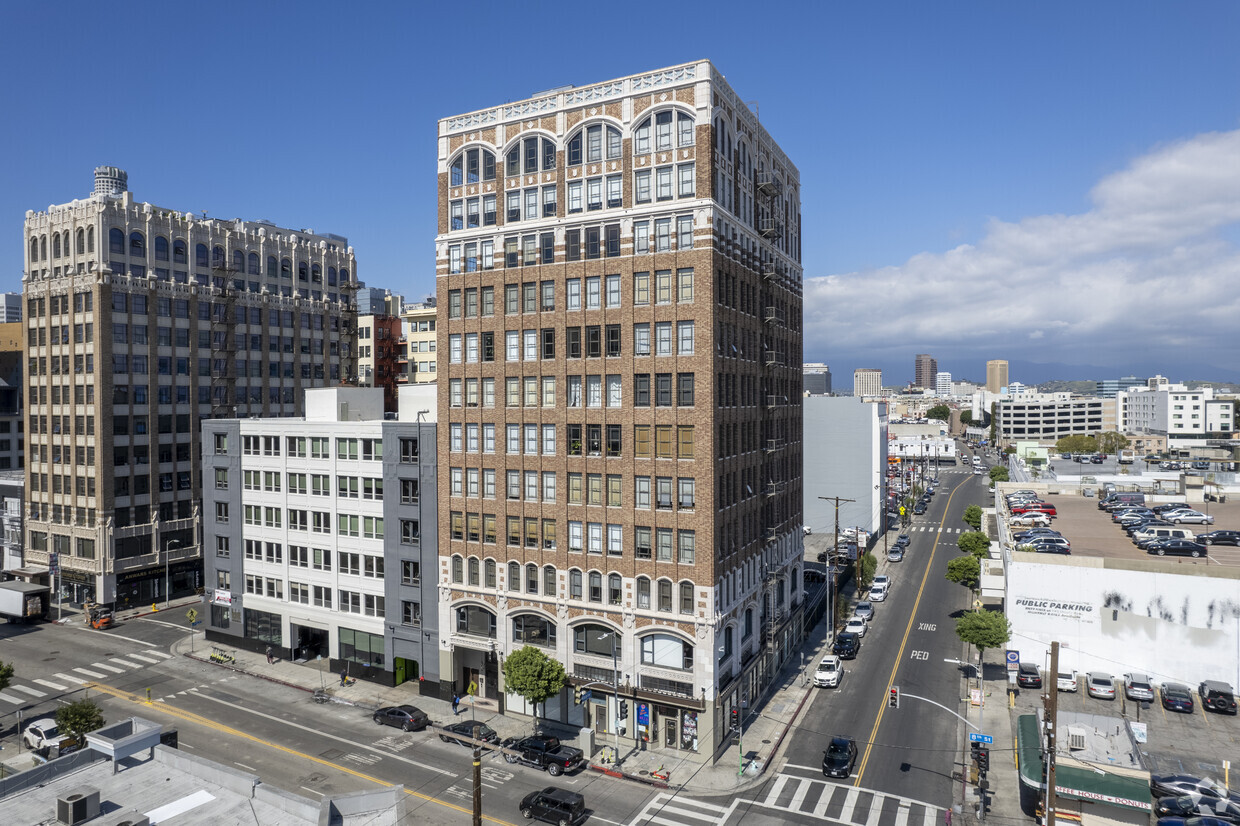 315 E 8th St - Textile Building Lofts